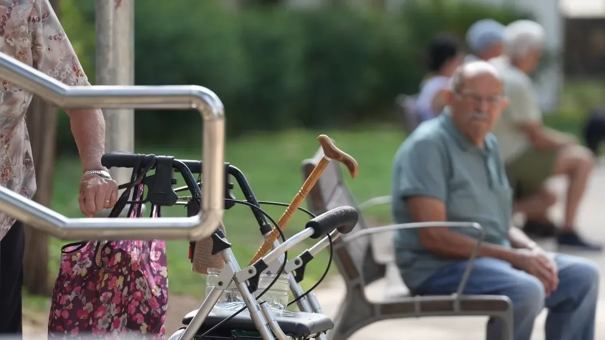 La mayoría de los beneficiarios de prestaciones de dependencia son mayores de 80 años. - ACN