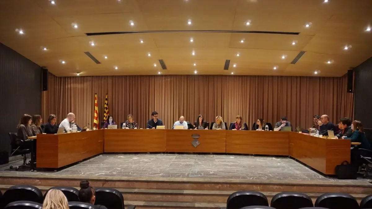 El pleno mostró las tensiones entre los grupos políticos. - R.BALAGUER.