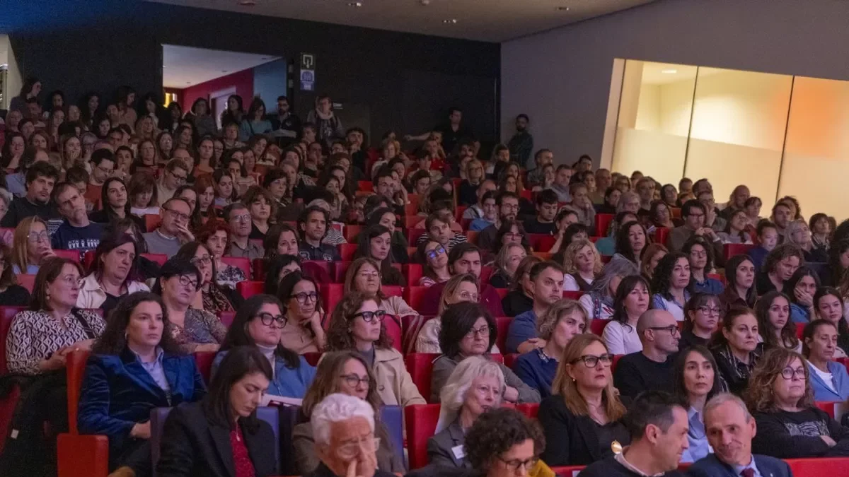 Las escuelas concertadas celebraron ayer su tercer encuentro anual en la Llotja. - PAU PASCUAL PRAT