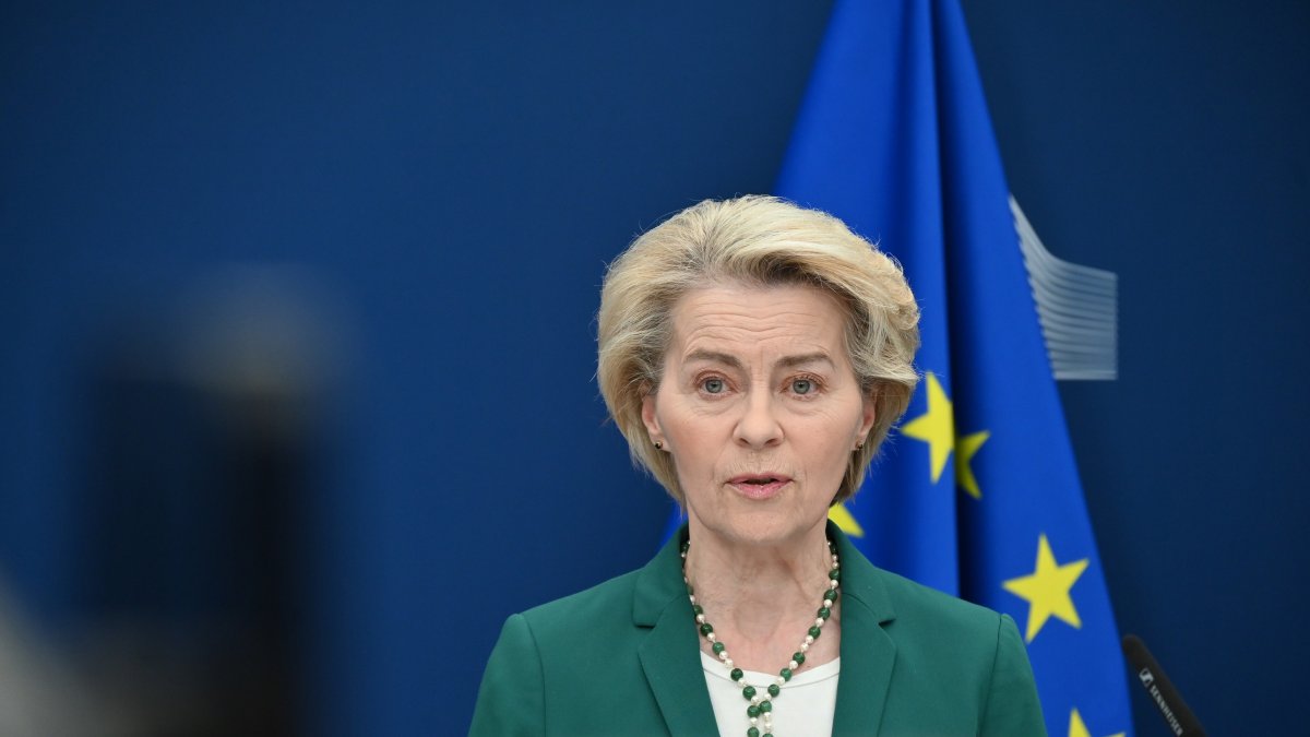 Arxiu - La presidenta de la Comissió Europea, Ursula von der Leyen, durant una compareixença davant la premsa a Brussel·les 
