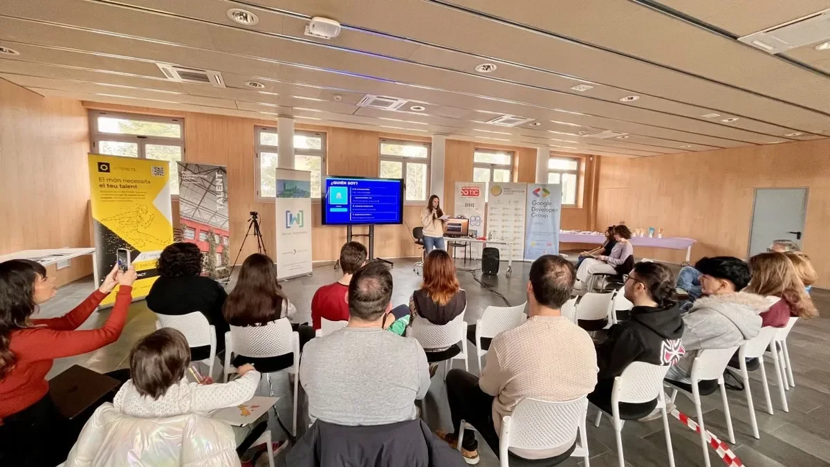 Una de las presentaciones ayer en Gardeny, en el marco de la jornada Women Techmakers Lleida. - AJUNTAMENT DE LLEIDA