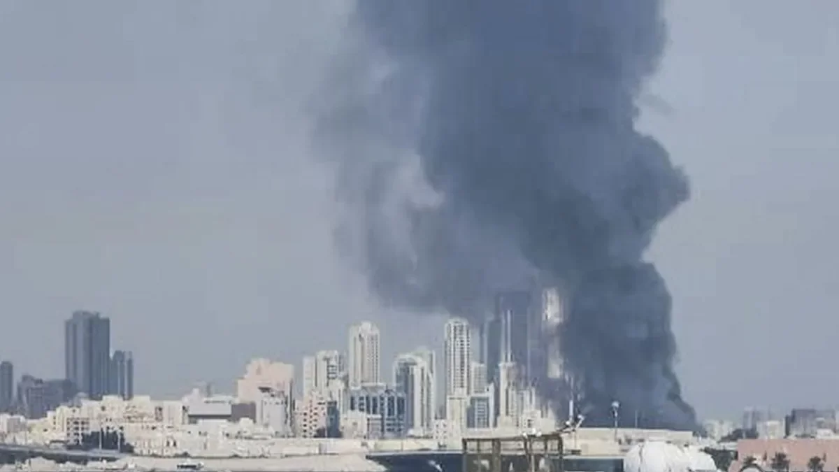 Imatge dels efectes d’un dels atacs de l’Iran sobre Bahrain els primers dies del conflicte. - EFE