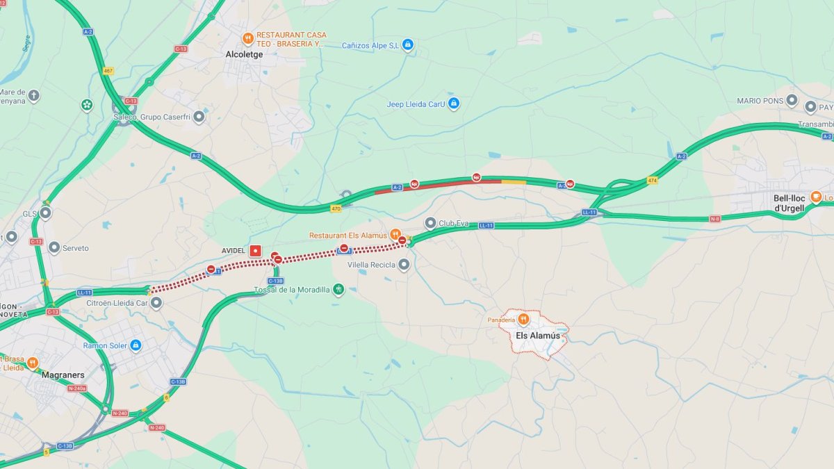 Google Maps marca el tall a l'Ll-11 per les obres i les retencions a l'A-2 pels accidents.