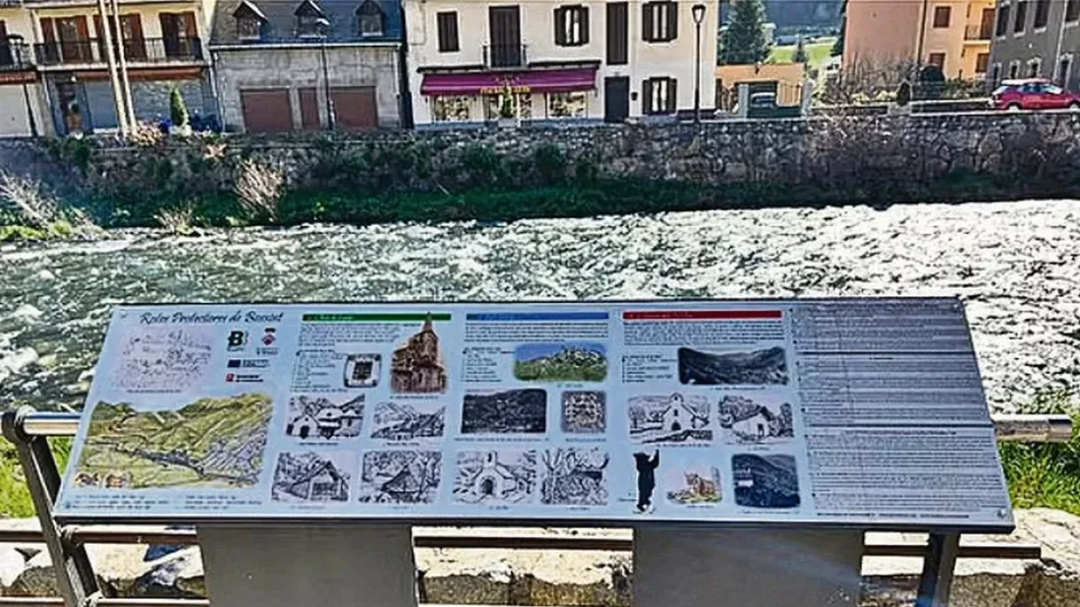 Un des pannèus ja renovadi deth centre dera localitat. - A. BOSSÒST