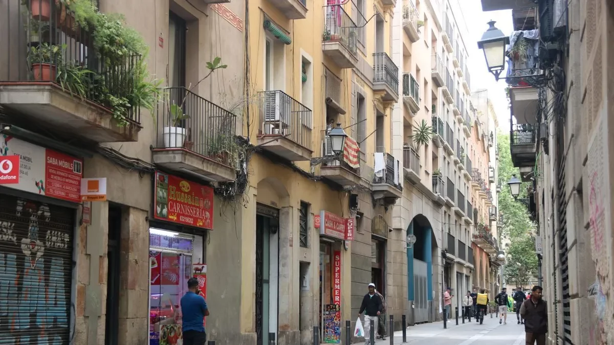 El suceso tuvo lugar en la calle la Cera, en el barrio del Raval de Barcelona. - ACN