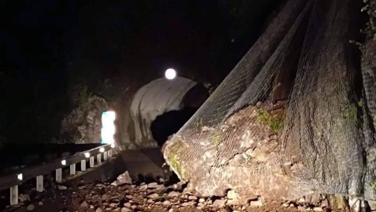 L'esllavissada, a l'altura del pont de Viu.