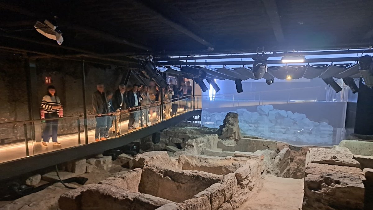 Larrosa, Talarn y representantes de la Paeria y la Diputación han visitado este mediodía las adoberías.