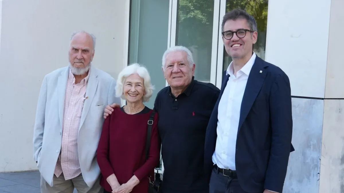Jordi Mayoral (a la derecha), junto a Francesc Torres y Carmen Orellana y Lluís Bassat, otros premiados. - ACN