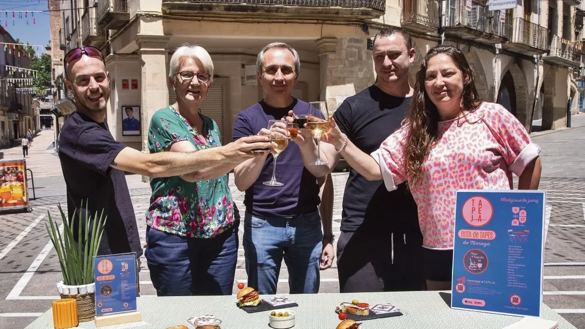 La presentació ahir de la ruta 'Tapeja per Tàrrega'. - LAIA PEDRÓS