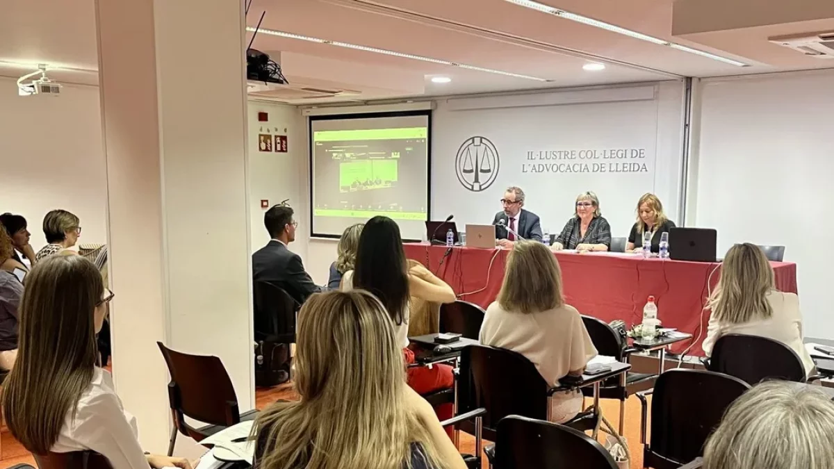 La jornada del Consell de l’Advocacia Catalana tuvo lugar ayer en el Col·legi de l’Advocacia de Lleida. - FIRMA DE FOTO