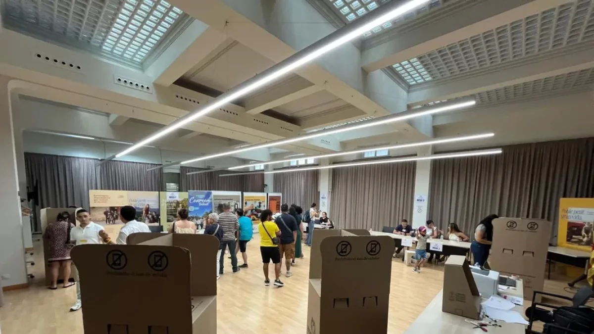 Els colombians de Lleida van votar a la Diputació. Els més de 10.000 residents a Lleida van poder exercir ahir el seu dret a vot per a la primera volta de les presidencials a la Diputació, que va obrir les portes des de primera hora del matí fins a les 16.00 hores. Inicialment s’havia d’habilitar l’hotel Zenit com a seu electoral, però a última hora es va traslladar a la Diputació. - DIPUTACIÓ DE LLEIDA