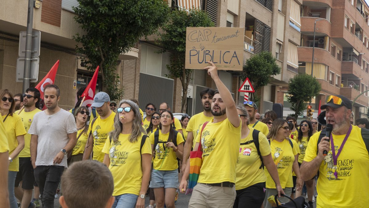La manifestació de docents d'ahir dijous a Tàrrega.