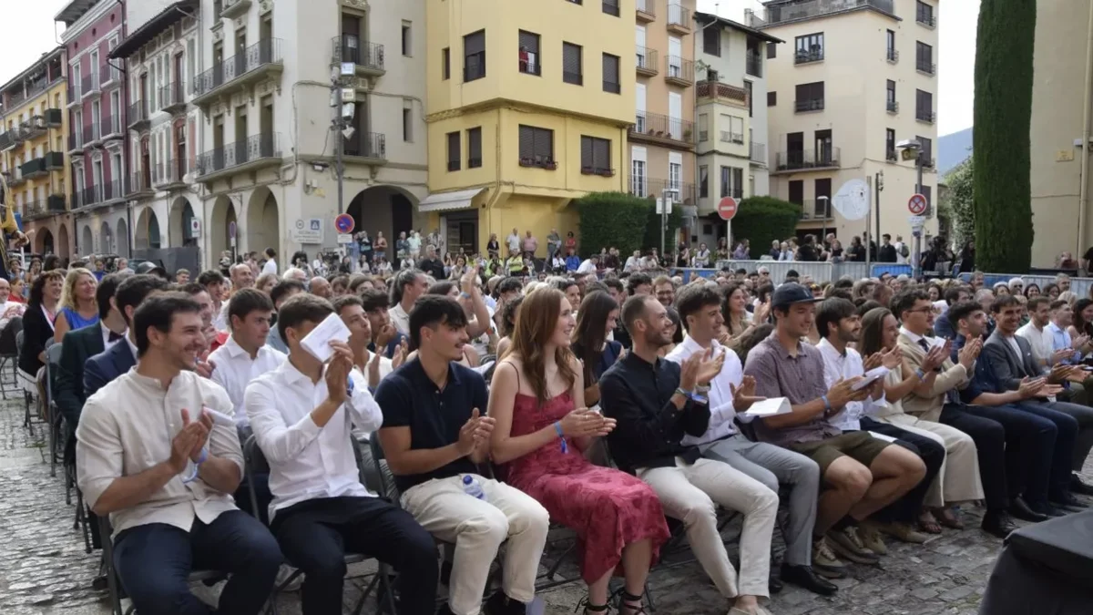 Los cerca de 40 alumnos estaban sentados en las primeras filas. - C. SANS