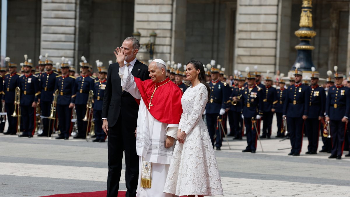 El Papa con los reyes en el Palacio Reial de Madrid.