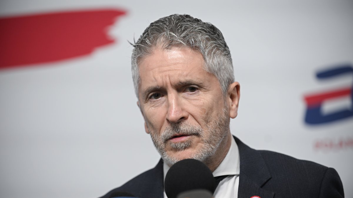 El ministro del Interior español, Fernando Grande-Marlaska, en una atención a los medios.