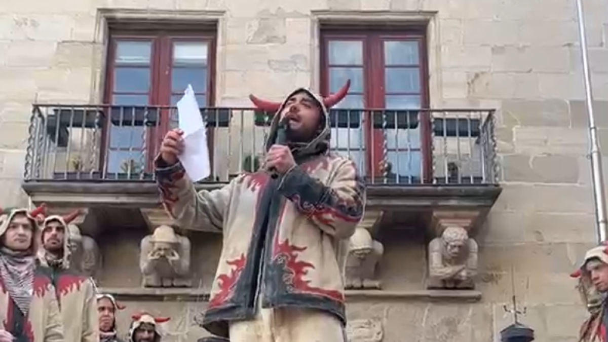 El Ball Parlat dels Diables Carranquers de Cervera carrega contra la burocràcia de la Paeria i la falta de suport a les entitats locals