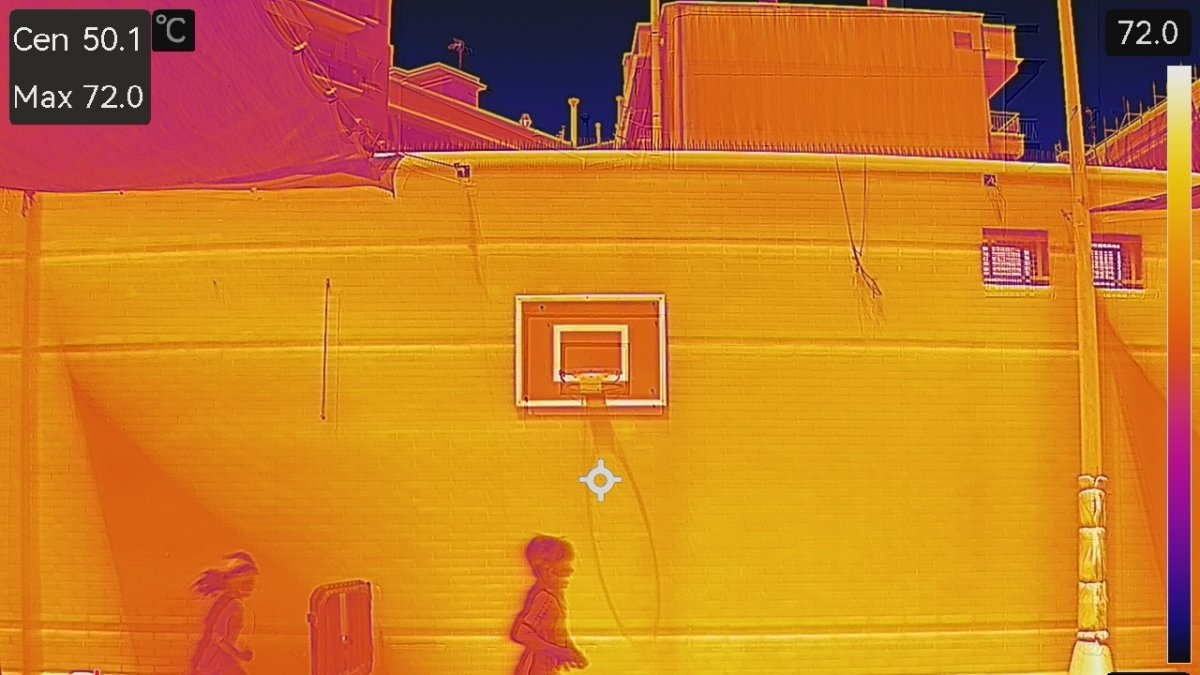 L’estació de trens i diverses aules de centres de Lleida, a més de 32 graus