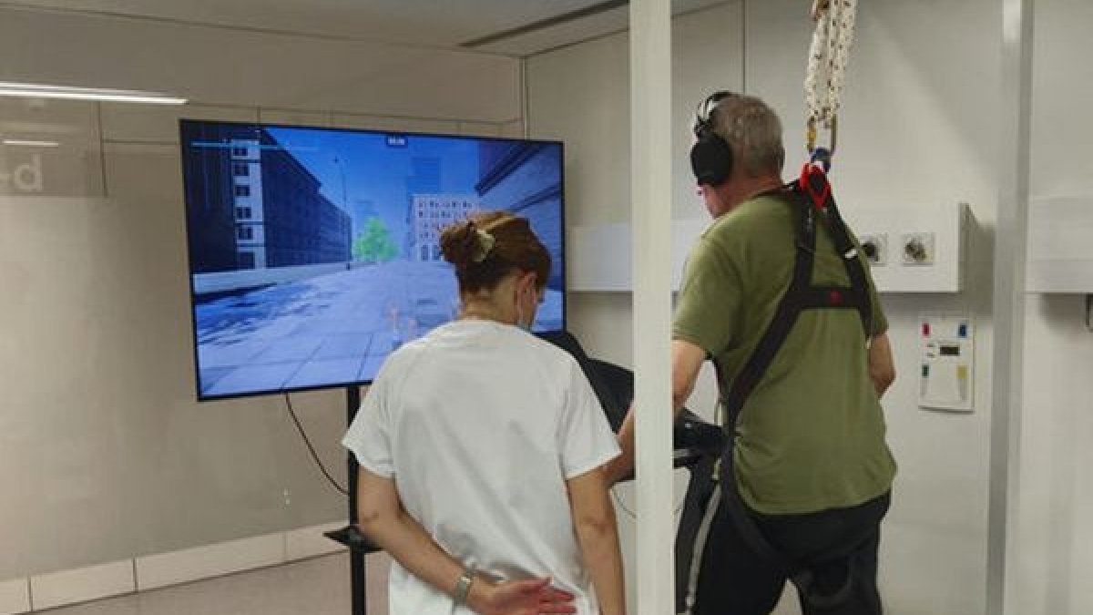 Un dels entrenaments de l'assaig és la cinta amb realitat virtual.