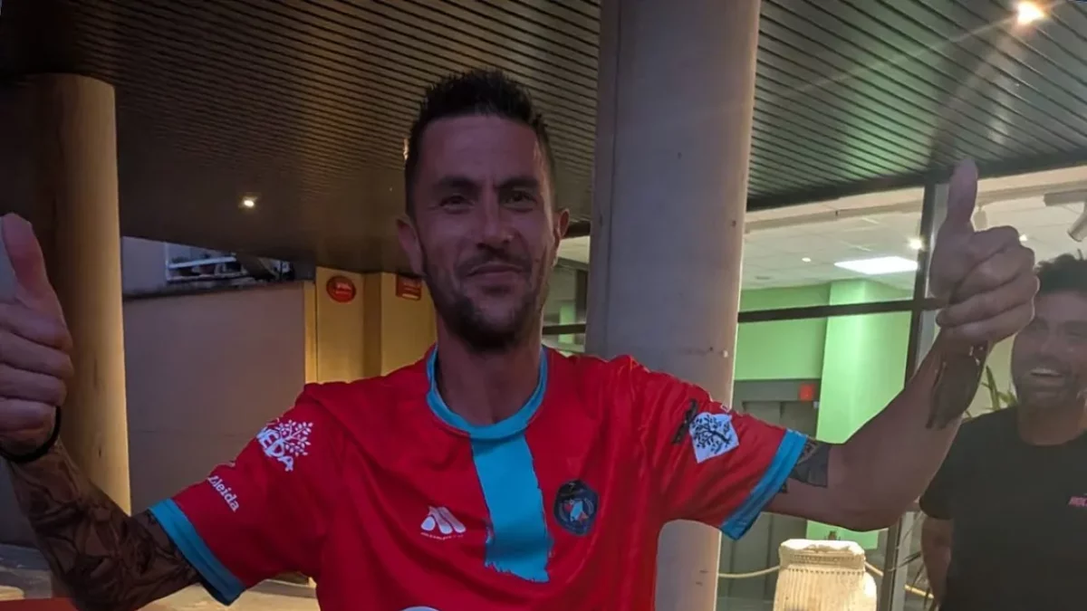 Toni Seró ja s’ha enfundat la samarreta del club on es va formar com a jugador.
