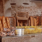 El pa procedeix del Forn de Pa i Pastisseria Vilardosa i es ven a l’agrobotiga des del cap de setmana.