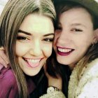 Hande Erçel y Serenay Sarikaya
