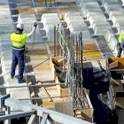 La construcció és un dels sectors que recuperen activitat en un mercat amb falta d’habitatge nou disponible. - EUROPA PRESS