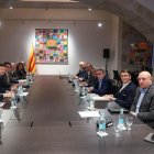 La reunió ahir entre representants de la Generalitat i del sector turístic. - GENERALITAT
