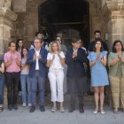 El president Illa i la consellera Parlon van presidir el minut de silenci ahir a Agramunt. - LAIA PEDRÓS