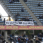 Seguidors del Lleida van mostrar aquesta pancarta durant el partit de diumenge passat davant del Cornellà.