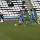 El Lleida reclamó gol en esta acción de Guillem Martí, que el colegiado anuló por un fuera de juego más que dudoso.