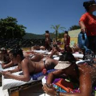 La "marquinha", la moda brasileña que pone a las mujeres al sol durante horas