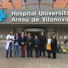 Miembros del servicio de Cardiología de Lleida, junto a Manuel Anguita, ayer en el Arnau.