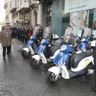 Ros y Mestres, pasando revista a la Guardia Urbana, ayer en la festividad de Santa Cecília. 