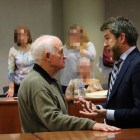 El acusado y su abogado durante el juicio en la Audiencia. 