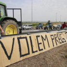 “Volem preus dignes”, resava aquest cartell en la protesta dels agricultors divendres a Soses.