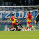 La jugada en la qual el porter donostiarra va fer caure Mousa i va donar pas al penal del 2-2.