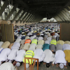 Musulmanes rezando en Lleida, en una imagen de archivo.