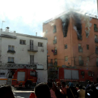 Incendi en un bloc d’habitatges a Agramunt al febrer.