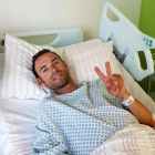 Alejandro Valverde en el Hospital Universitario de Düsseldorf, donde fue intervenido.