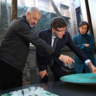Puigdemont visitó ayer el despacho RCR Arquitectes de Olot, ganador del “Nobel de arquitectura”.