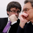 Puigdemont i Mas, en una reunió d’ahir del PDeCAT.