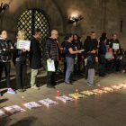 Una concentración de protesta contra la pobreza energética en la plaza Paeria de Lleida el pasado noviembre.
