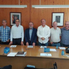 Imatge de grup dels assistents a la reunió, ahir a l’ajuntament de la Guingueta d’Àneu.