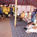 Sàhara Ponent montó ayer una haima en el colegio Riu Segre e impartió formación a los alumnos.