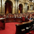 Un moment de la intervenció del president Puigdemont aquest dimecres al Parlament.