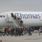 El aeropuerto de Alguaire vuelve a recibir a los esquiadores británicos