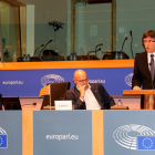 Puigdemont durant el seu discurs en una sala del Parlament Europeu plena.