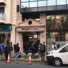 Expectació mediàtica a la porta de la Diputació de Lleida