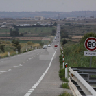Una señal de límite de velocidad en una carretera de Lleida.