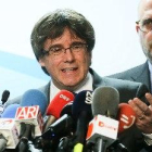 Puigdemont exige a Rajoy "aceptar" el 21D y negociar con el "legítimo Govern"